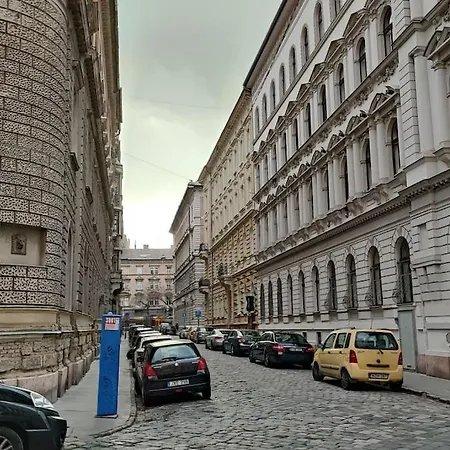 Filinhome Oktogon Apartmán *